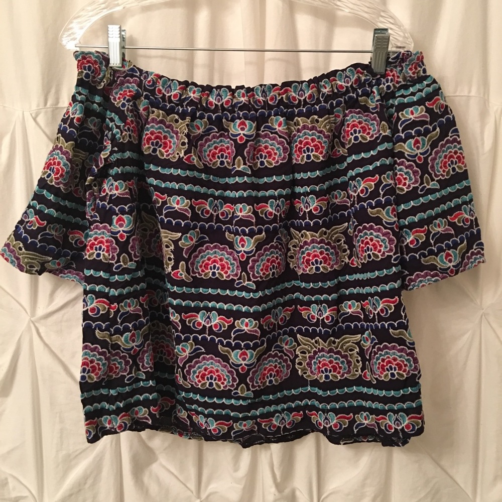 Romeo & Juliet Couture - Picture 3 of 5